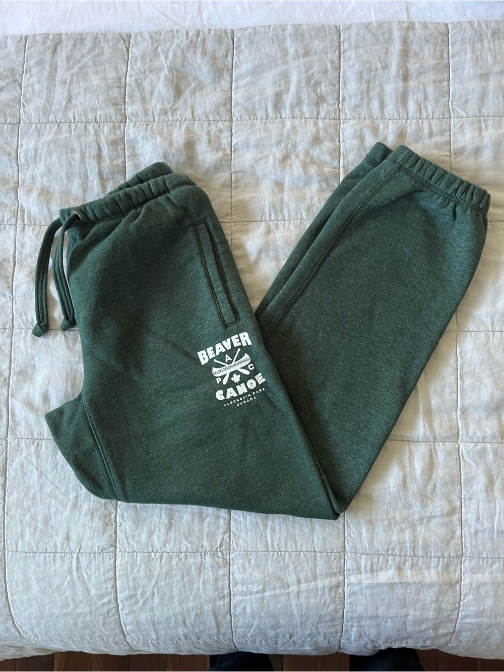 Beaver Canoe Sweatpants NWOT